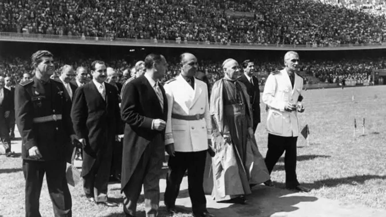 Camp Nou durante la inauguración