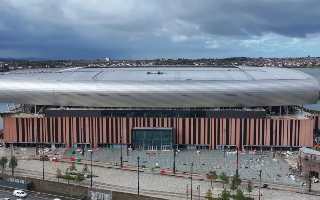 Inglaterra: El estadio del Everton, “casi en la meta