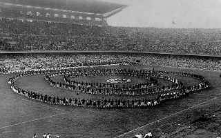 España: El Camp Nou se inauguró hoy hace 67 años