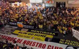 España: El valencianismo explota en Mestalla