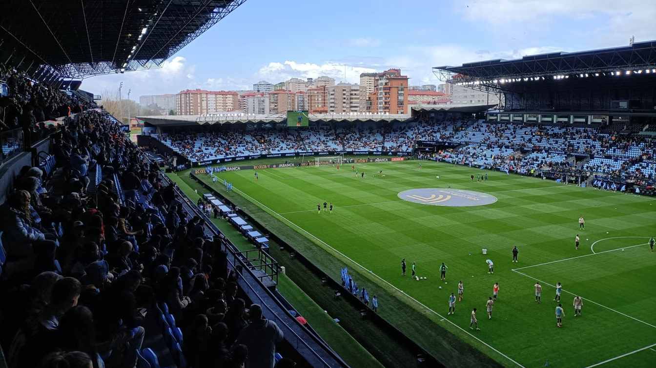 La Grada de Gol es la única que queda por remodelar