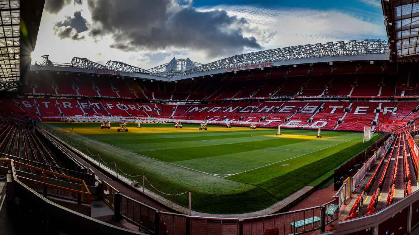 En caso de modernización, la capacidad de Old Trafford aumentaría a 87.000 asientos.