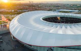 España: Tras el éxito de la pista de hielo, al Metropolitano vuelven las mariposas