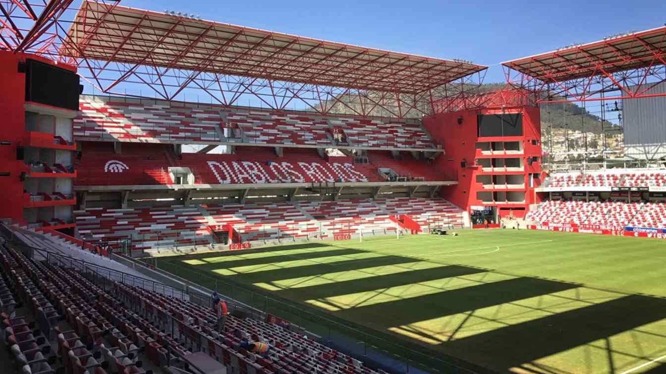 El Estadio Nemesio Díez en Toluca se encuentra a aproximadamente 1.5h de Ciudad de México en coche.