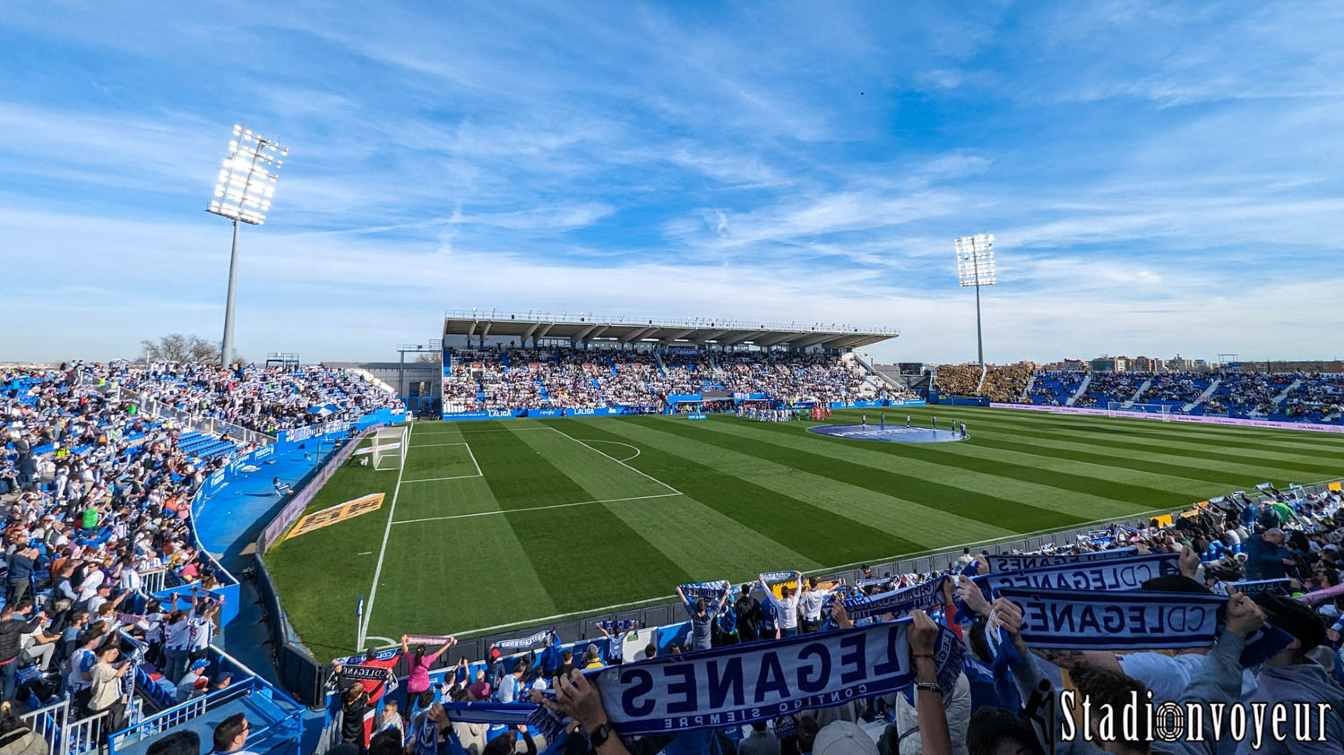 Con un aforo de 13.089 localidades, Butarque es el estadio más pequeño de Primera. Sin embargo, la modernización brinda la oportunidad de aumentar su aforo.