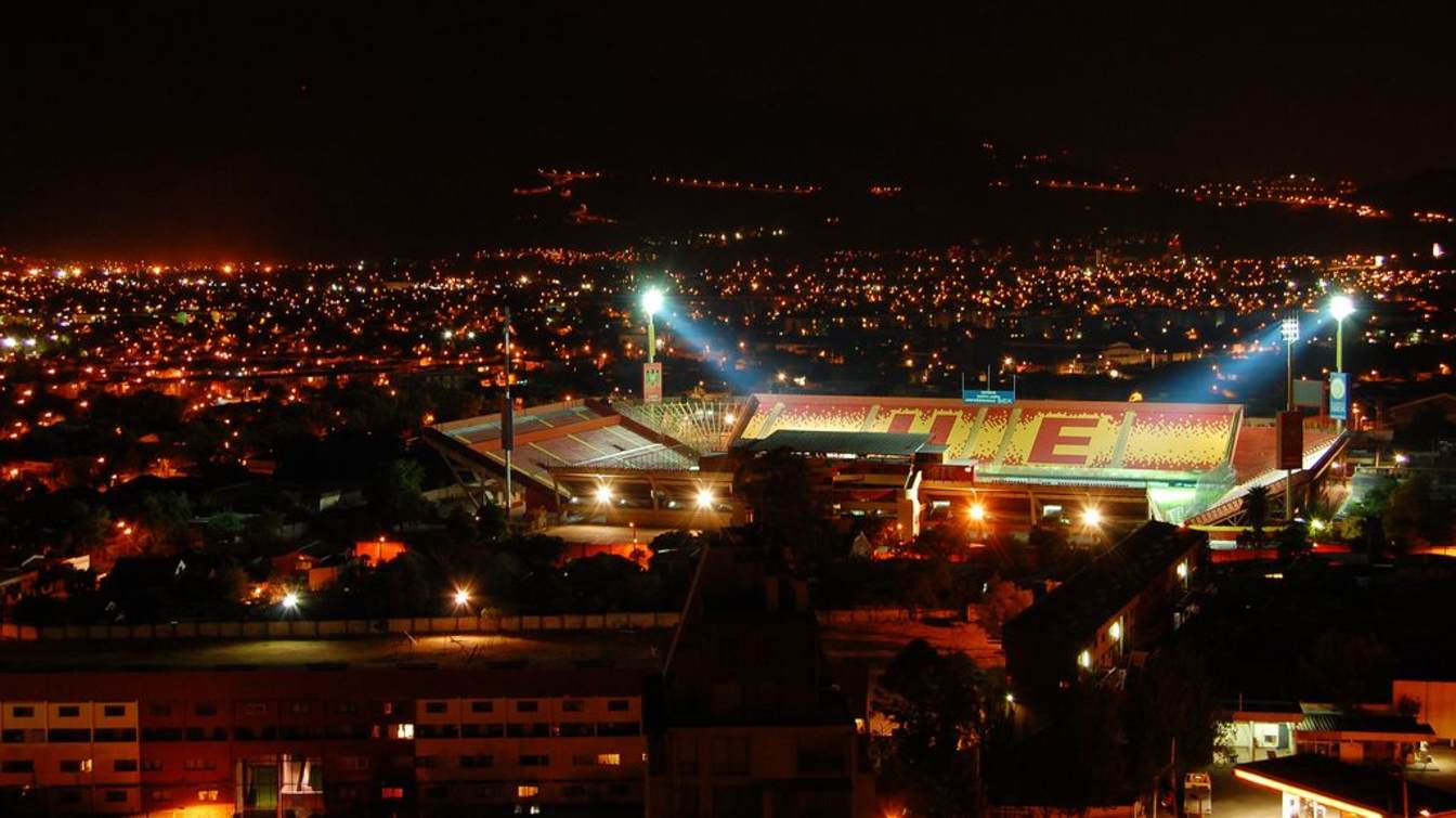 Con un aforo de 25.000 aficionados, el Estadio Santa Laura es el cuarto más grande de Chile.