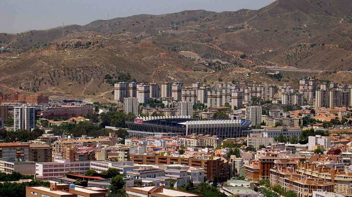 Esta temporada, la asistencia al Estadio La Rosaleda fue de algo menos de 25.000 espectadores por partido, el doble de la capacidad prevista para el Estadio Ciudad de Málaga.