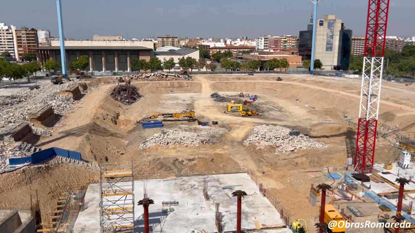 España: Los postes de iluminación, lo único que queda de la vieja Romareda