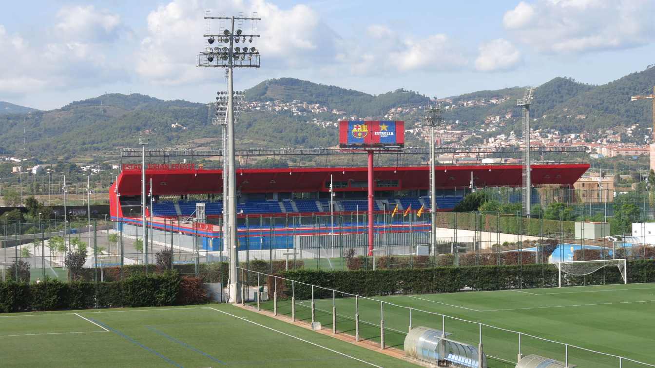 El Estadi Johan Cruyff está situado en la ciudad deportiva del FC Barcelona.