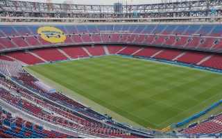España: El Camp Nou cada vez más cerca de completarse, pero sin permiso de apertura