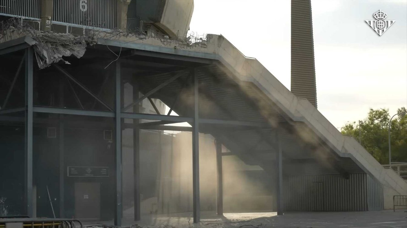 Construcci&oacute;n del Estadio Benito Villamar&iacute;n