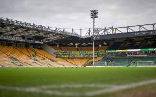 Inglaterra: Los aficionados de Norwich, indignados por los cambios en Carrow Road