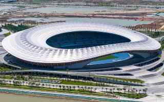 China: Inauguran un estadio futurista junto al agua en China 