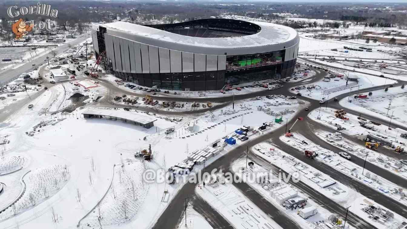 El nuevo estadio, ya en la fase final de construcci&oacute;n, est&aacute; justo al lado del antiguo estadio de los Buffalo Bills.