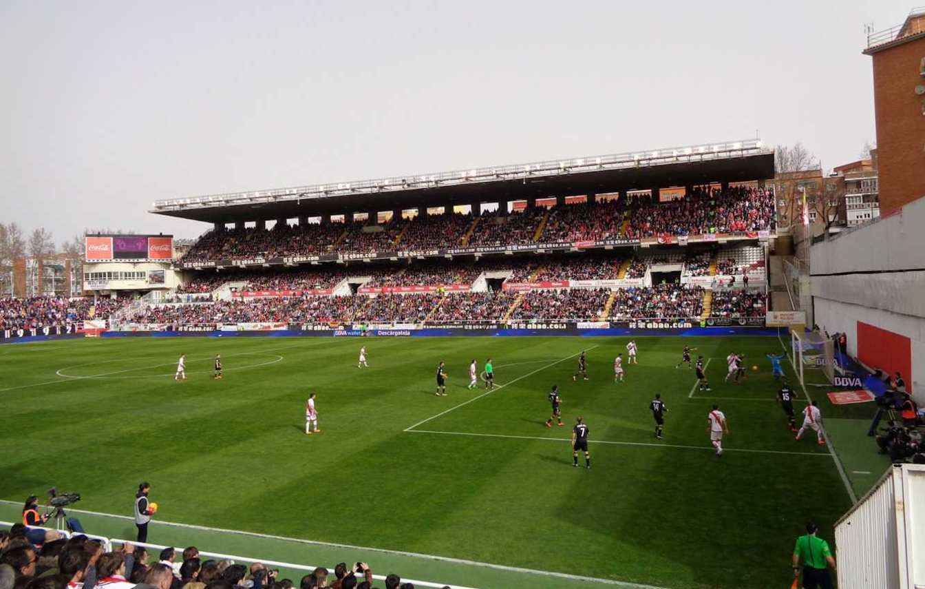 El terreno de juego de Vallecas hace imposible la celebraci&oacute;n de un partido de LaLiga en este estadio.