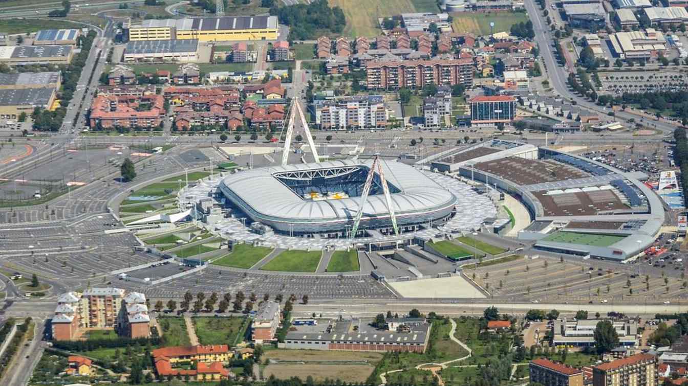 Allianz SE aparece en los nombres de estadios de varios continentes.