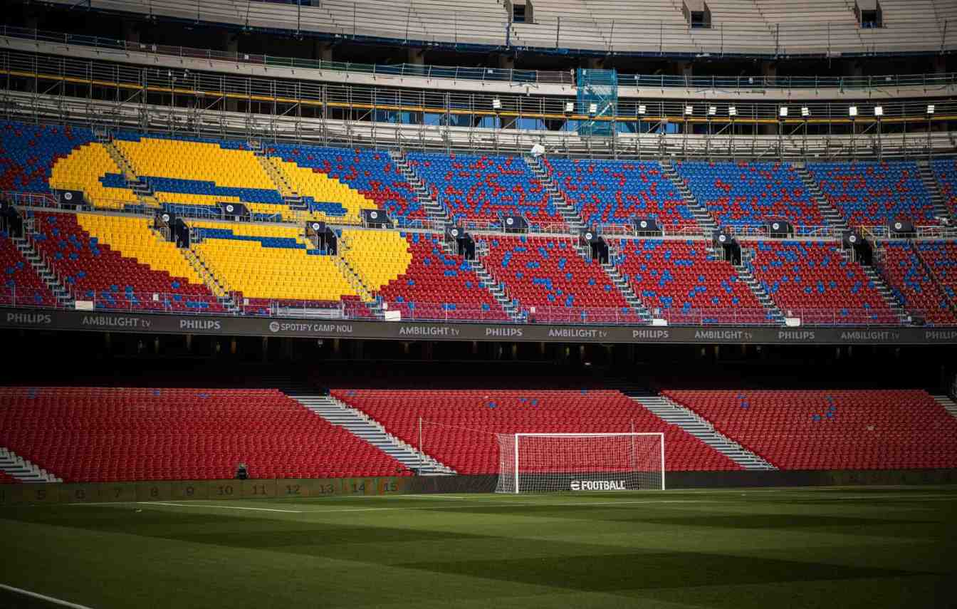 Sin Gol Nord y con el tercer nivel de gradas a&uacute;n en obras, el aforo del Camp Nou es de 45 401 localidades.