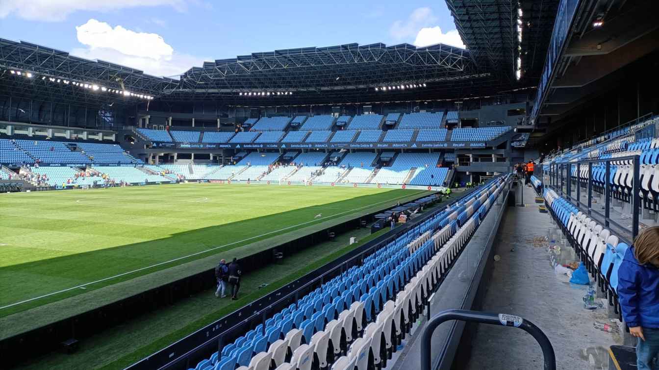 Bala&iacute;dos a&uacute;n tiene que reformar la grada de Tribuna y acabar la obra de la grada de Gol para alcanzar los 41.000 asientos.