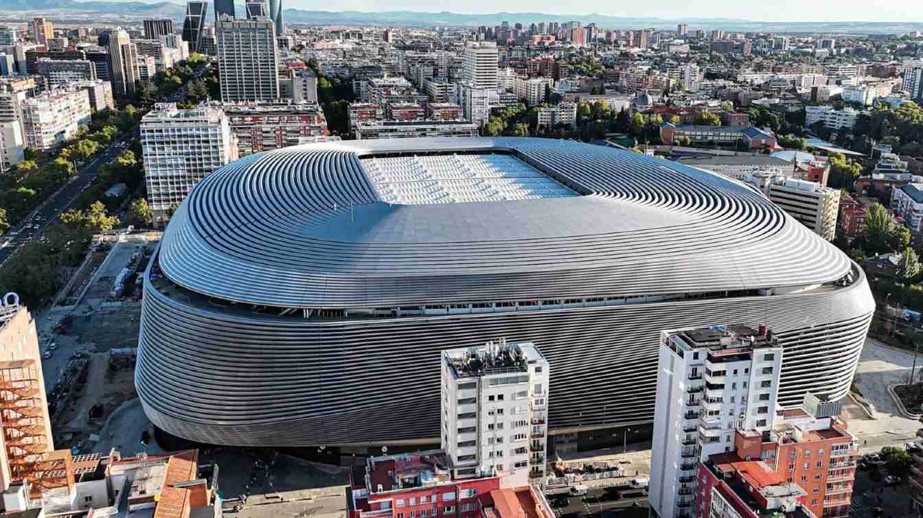 La obra realizada entre 2019 y 2025 transform&oacute; el Bernabeu por dentro, pero sobre todo por fuera.