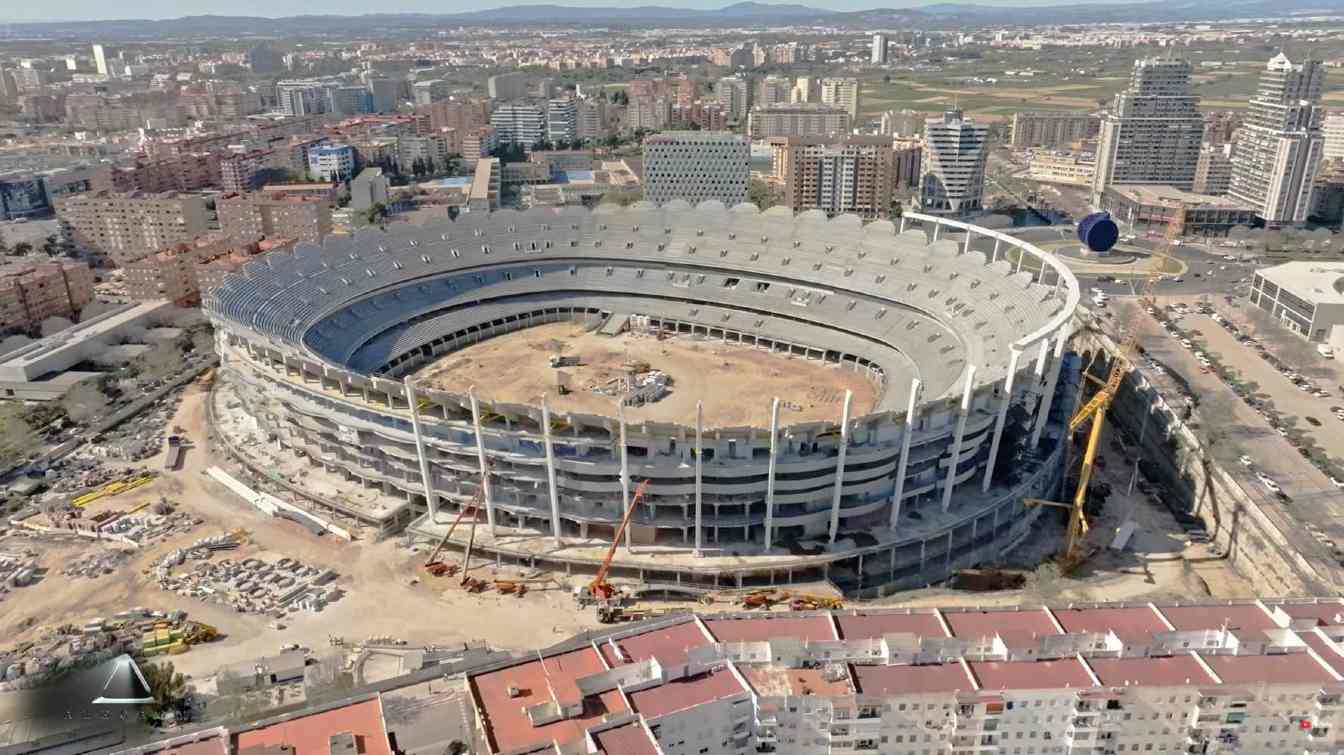 La RFEF ha presentado a la FIFA una solicitud para incluir el Nou Mestalla y Bala&iacute;dos entre los estadios del Mundial 2030.