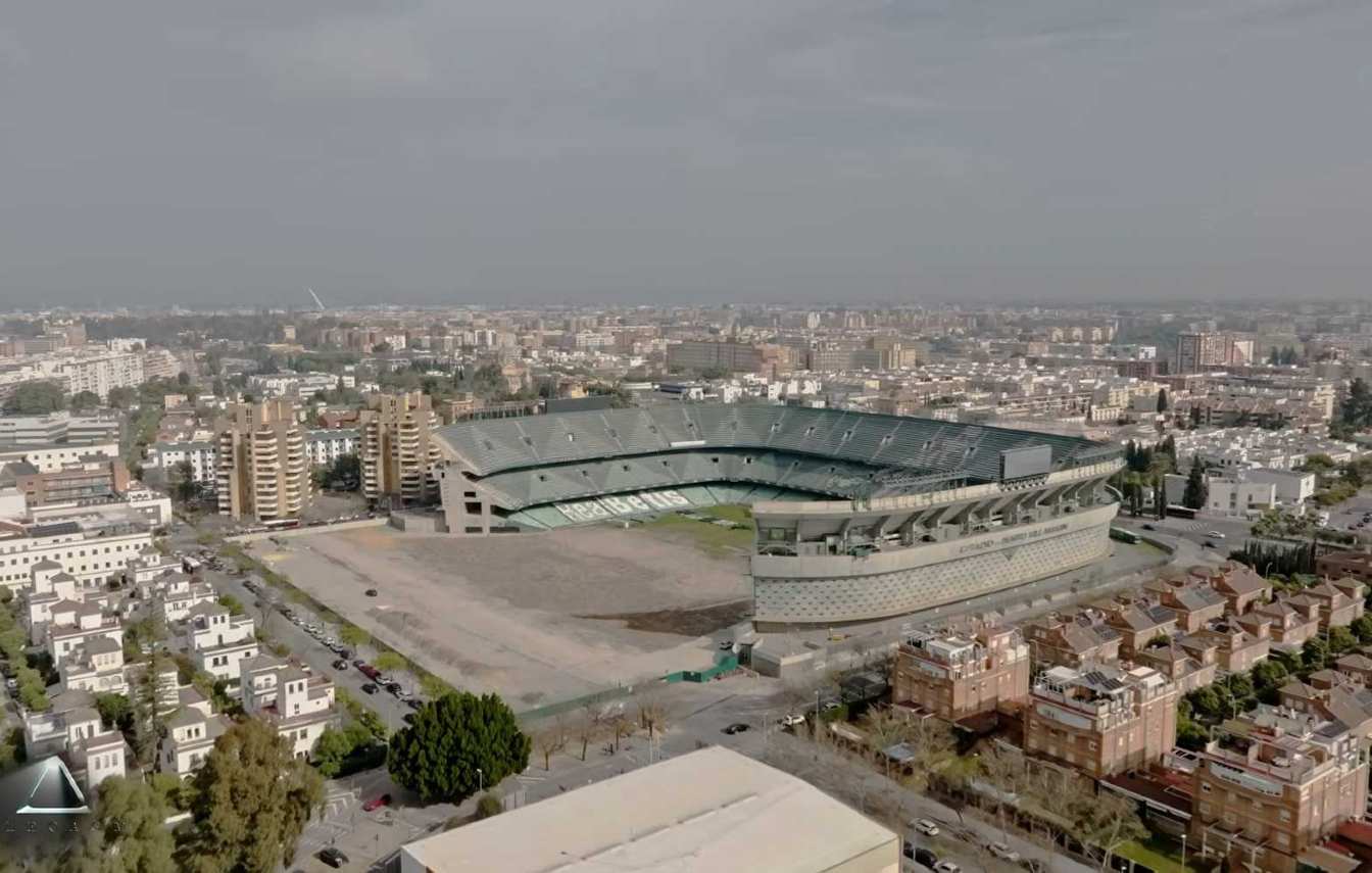 La remodelaci&oacute;n del Benito Villamar&iacute;n ha entrado en la fase de trabajos de cimentaci&oacute;n, incluyendo la construcci&oacute;n de un muro de contenci&oacute;n y la preparaci&oacute;n de los cimientos.
