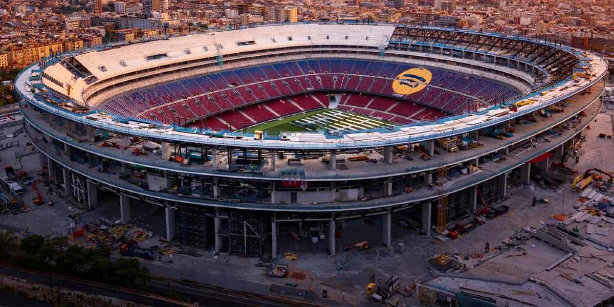 España: El tercer anillo del Camp Nou, completado. El Barca podria meter a 80.000 fans este año