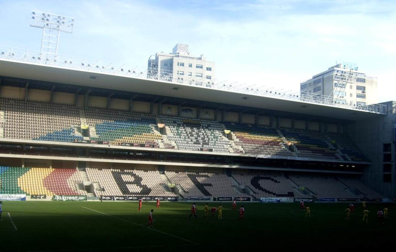 La subasta del Est&aacute;dio do Bessa, valorado en 31 millones de euros, es una fase clave en la reestructuraci&oacute;n de Boavista FC, cuyo futuro sigue siendo incierto.
