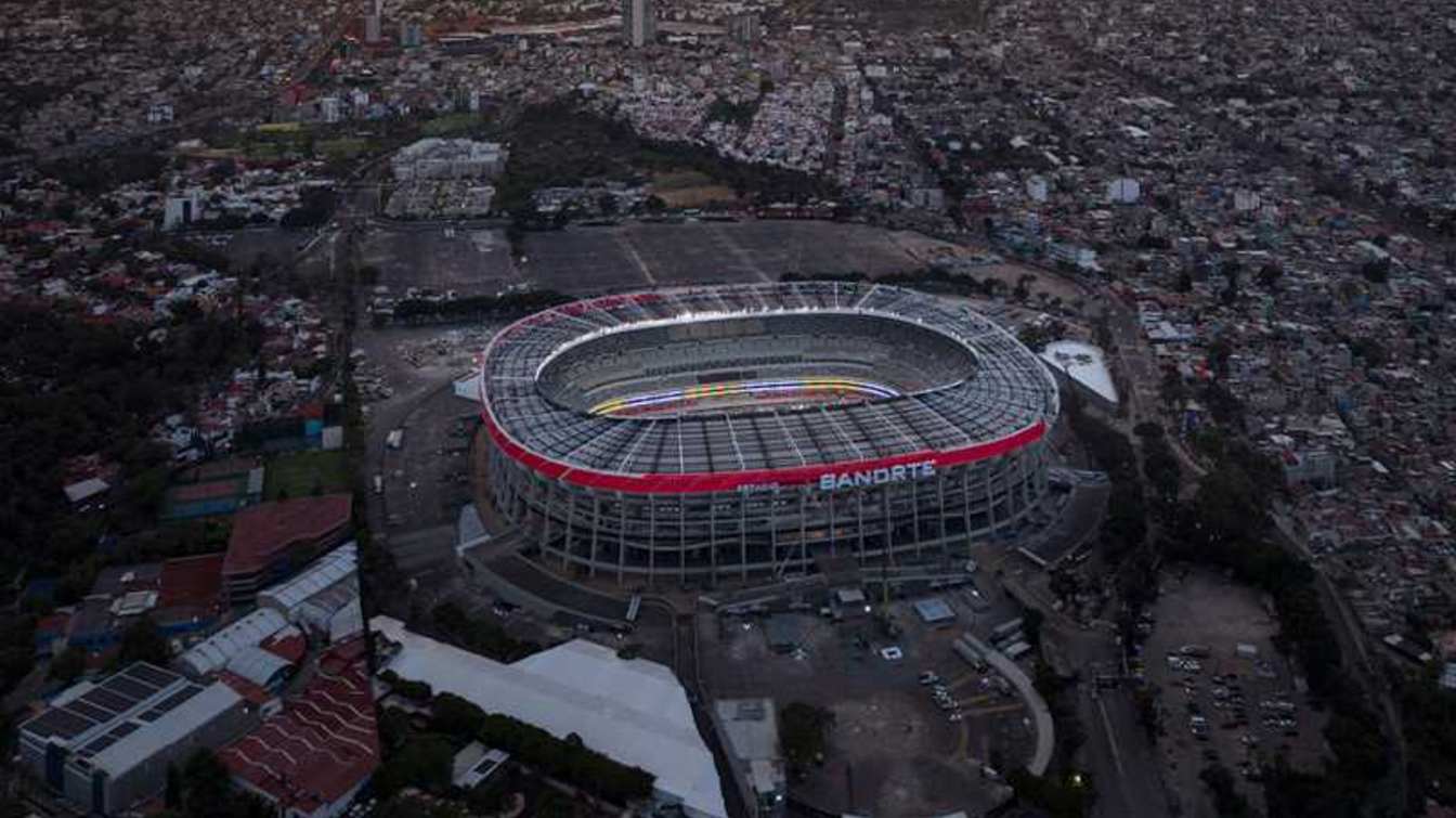 Estadio Azteca deb&iacute;a simbolizar la preparaci&oacute;n de M&eacute;xico para el Mundial 2026, pero tras su reapertura el estadio qued&oacute; en el centro de las cr&iacute;ticas por obras incompletas, mala visibilidad y preocupaciones de seguridad.
