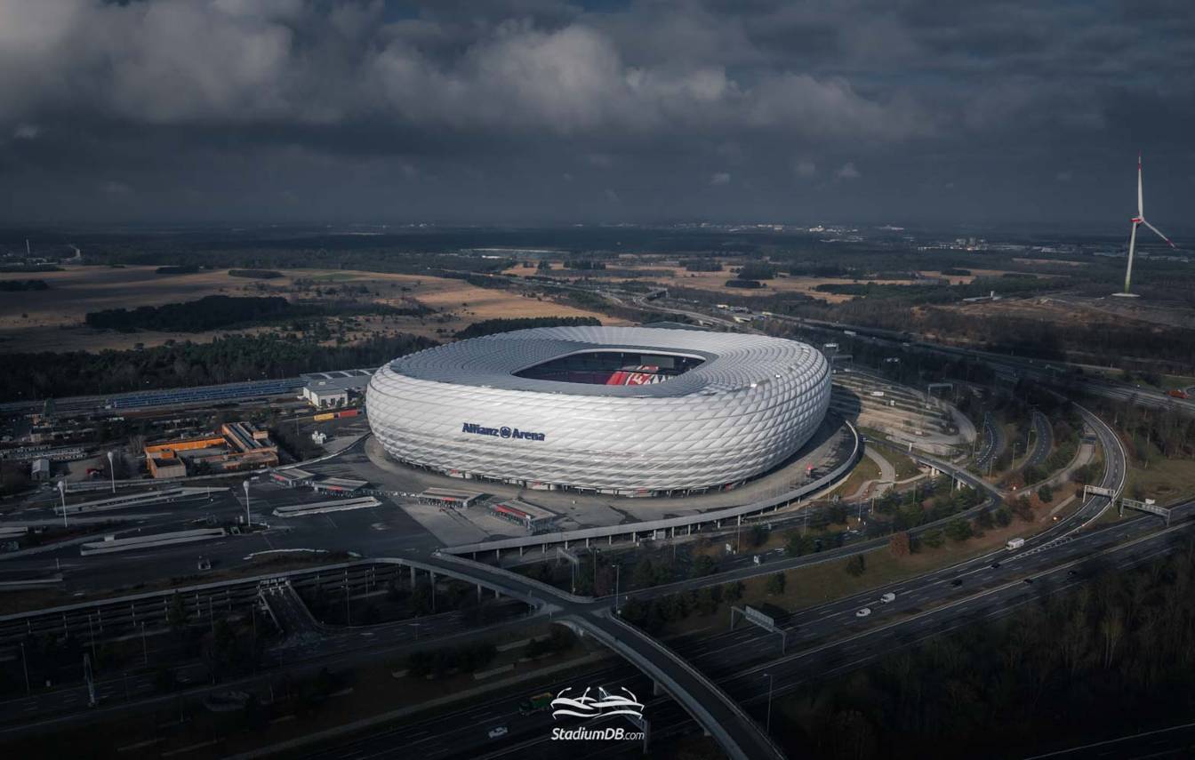 El Newcastle United estudia cada vez m&aacute;s seriamente la construcci&oacute;n de un nuevo estadio. Las im&aacute;genes filtradas muestran un recinto futurista con una fachada iluminada y m&aacute;s aforo.