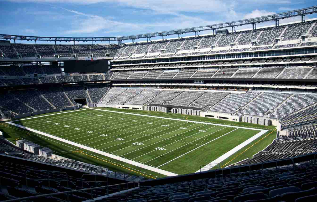 Los c&eacute;spedes naturales temporales instalados en estadios de la NFL ya est&aacute;n bajo la lupa de la FIFA.