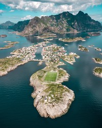 Henningsvær Idrettslag Stadion